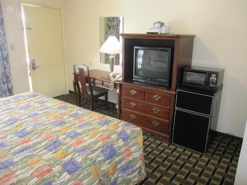 Hospitality Inn image 5